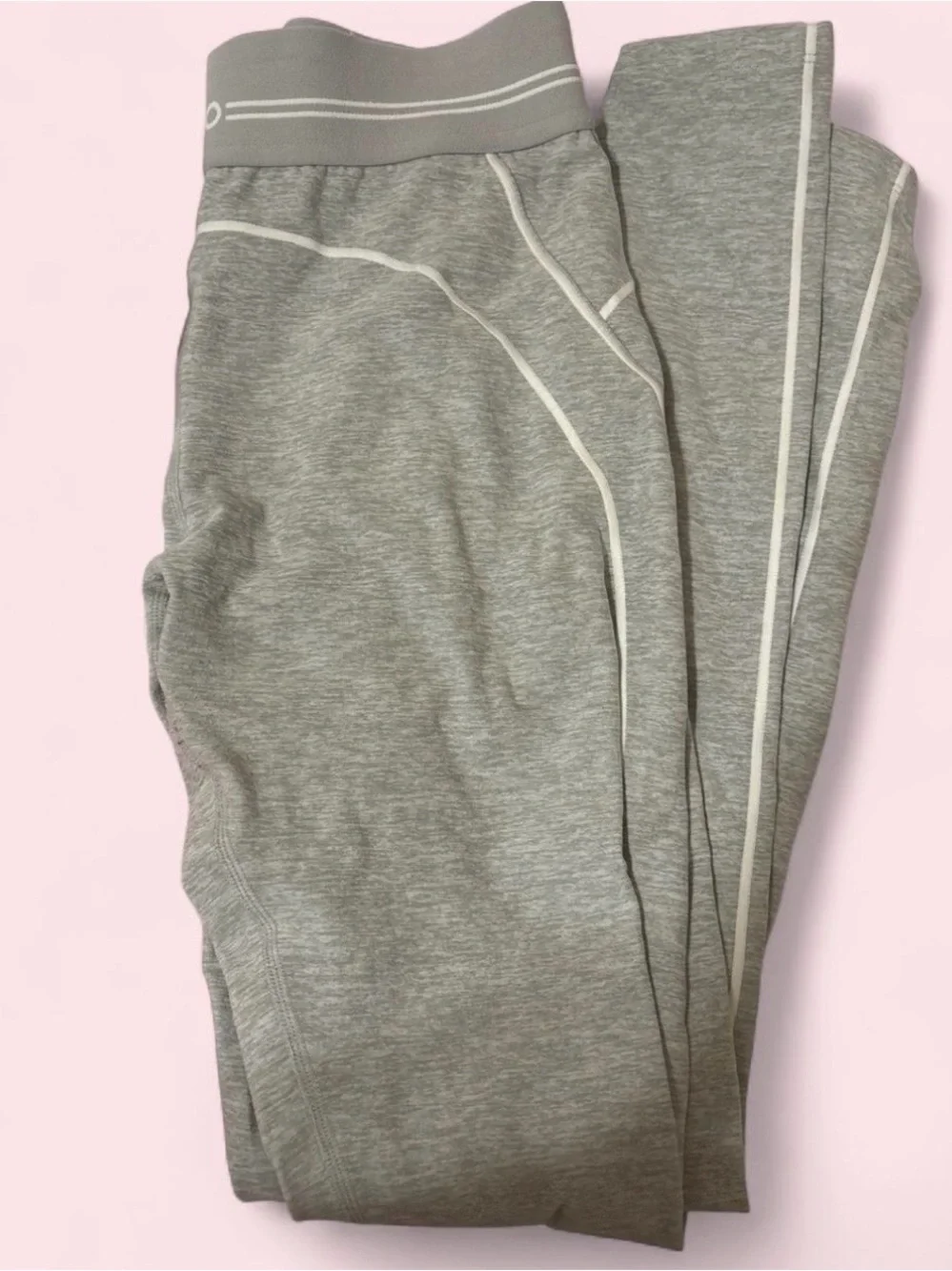 ALO Yoga gray leggings